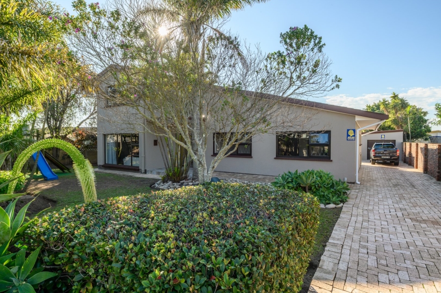 4 Bedroom Property for Sale in Framesby Eastern Cape
